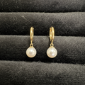 Argollas con Perla - Vista Frontal